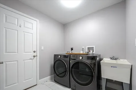448 SW Vista Lake Drive Port St Lucie FL 34953