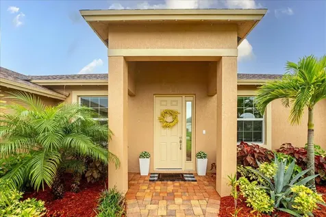 448 SW Vista Lake Drive Port St Lucie FL 34953