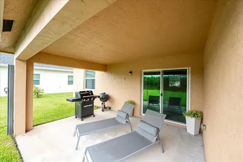 448 SW Vista Lake Drive Port St Lucie FL 34953