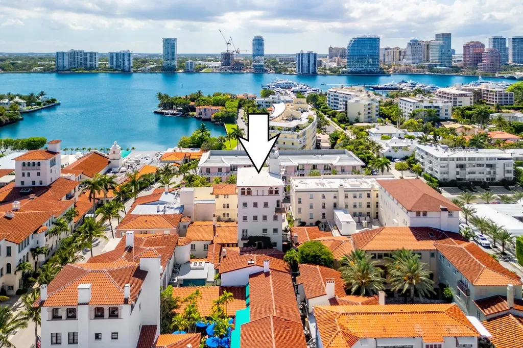 9 Via Parigi Palm Beach FL 33480