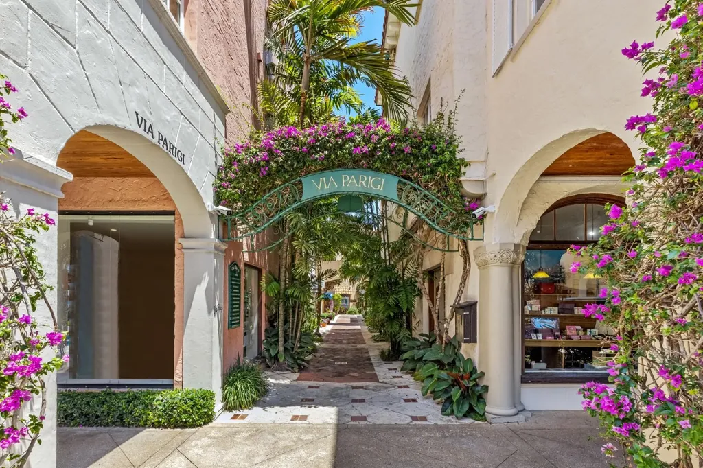 9 Via Parigi Palm Beach FL 33480