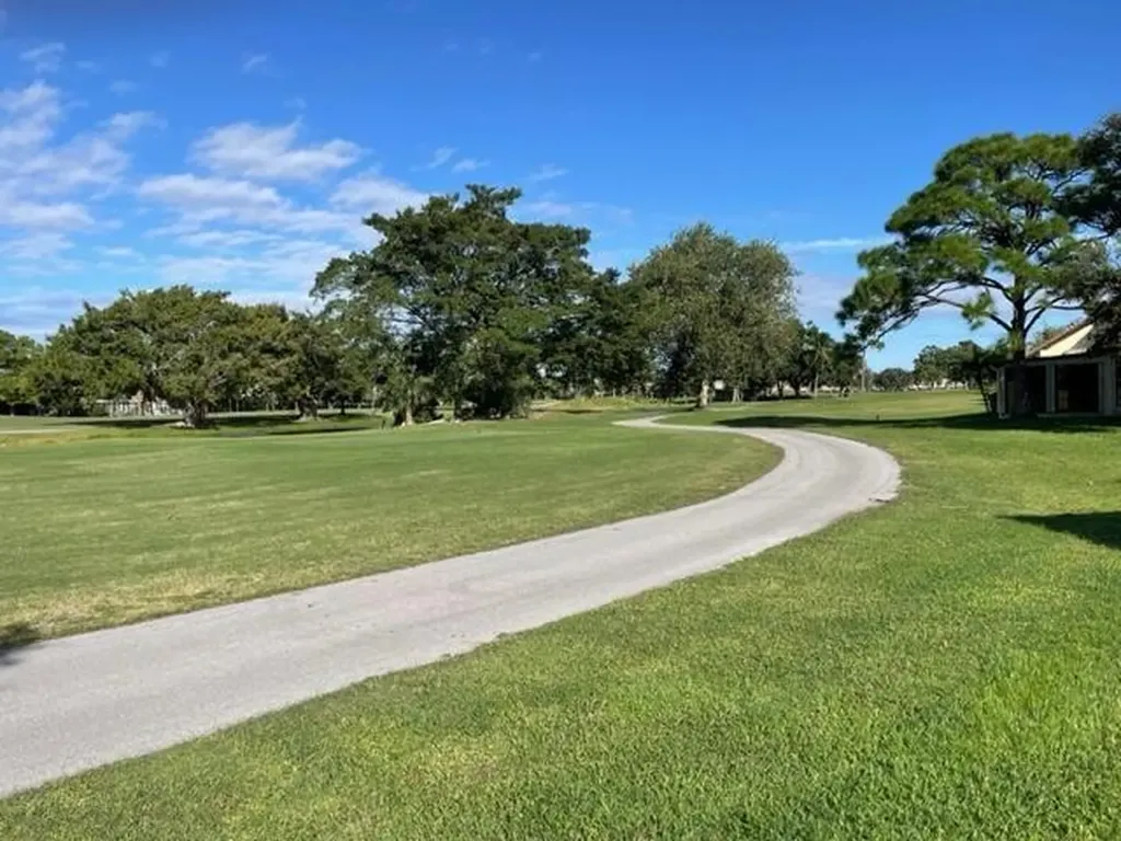 36 Ironwood Way N Palm Beach Gardens FL 33418