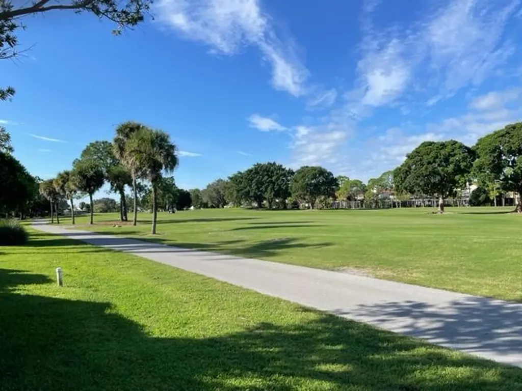 36 Ironwood Way N Palm Beach Gardens FL 33418
