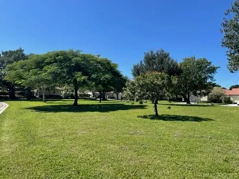 36 Ironwood Way N Palm Beach Gardens FL 33418