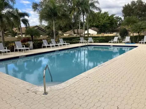 36 Ironwood Way N Palm Beach Gardens FL 33418