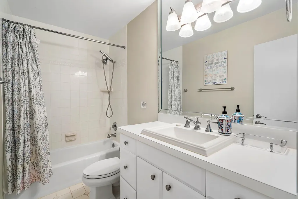 41 Castle Harbor Island Fort Lauderdale FL 33308