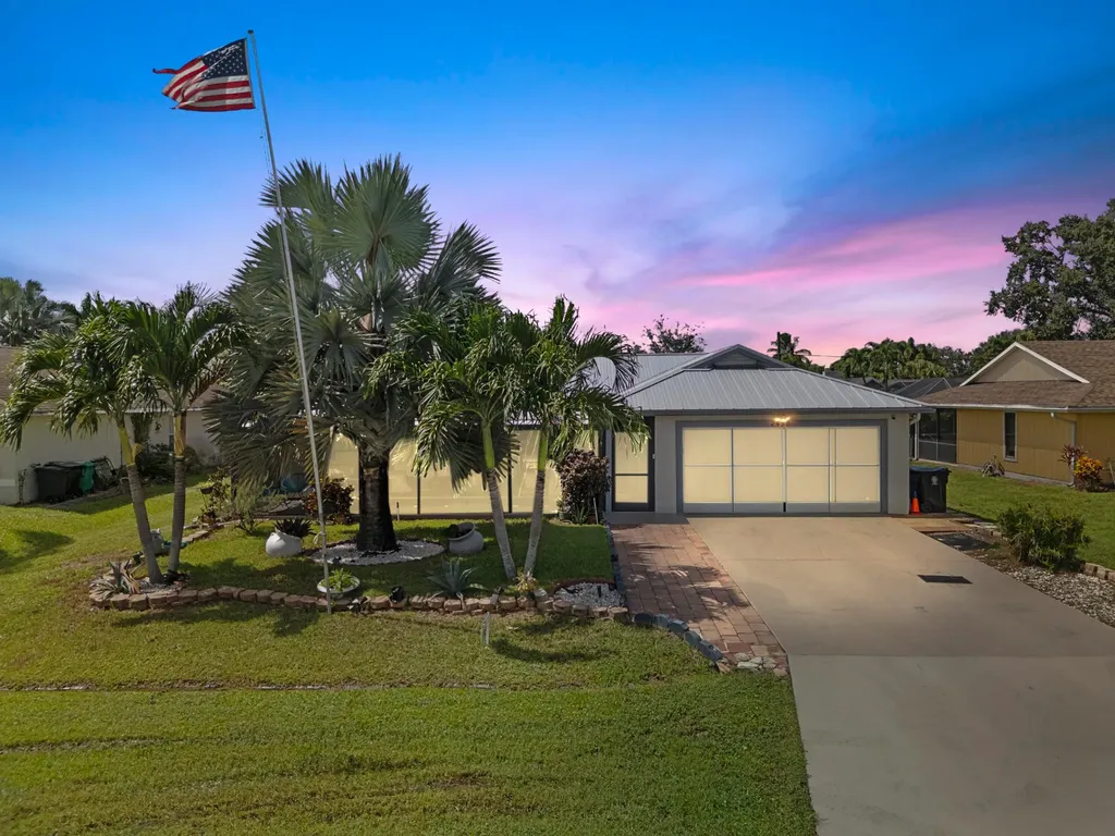 2456 SE Blackhorse Street Port St Lucie FL 34984