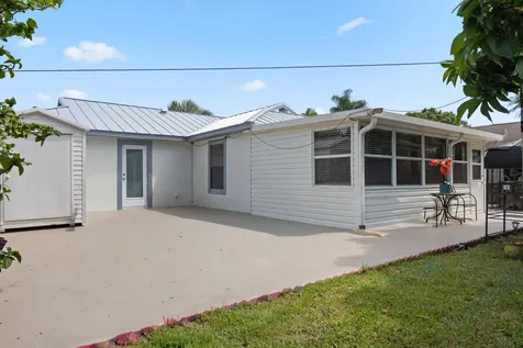 2456 SE Blackhorse Street Port St Lucie FL 34984
