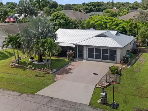 2456 SE Blackhorse Street Port St Lucie FL 34984