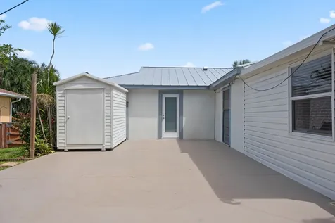 2456 SE Blackhorse Street Port St Lucie FL 34984