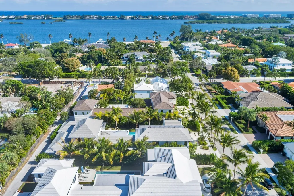 215 Summa Street West Palm Beach FL 33405