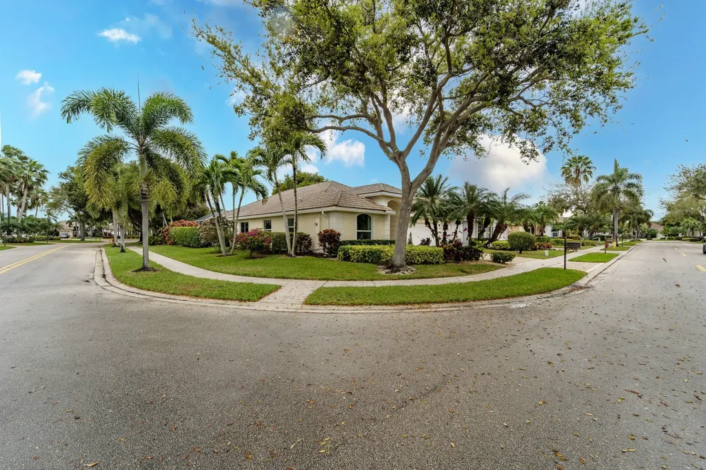 5658 S Fountains Drive Lake Worth FL 33467