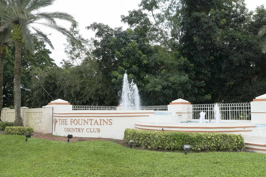 5658 S Fountains Drive Lake Worth FL 33467