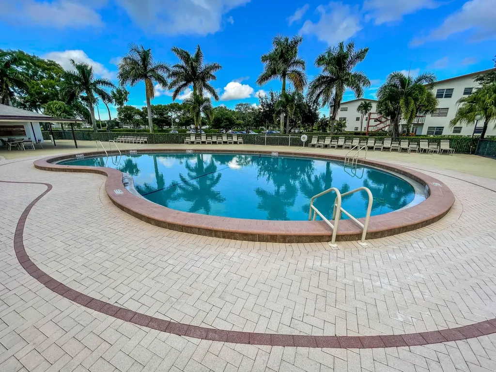 293 Brighton G Boca Raton FL 33434