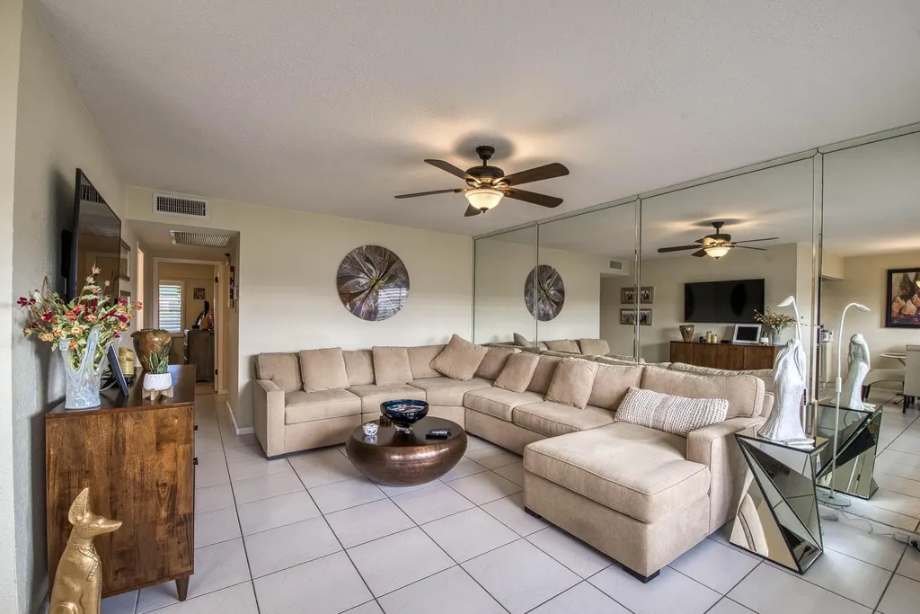 293 Brighton G Boca Raton FL 33434