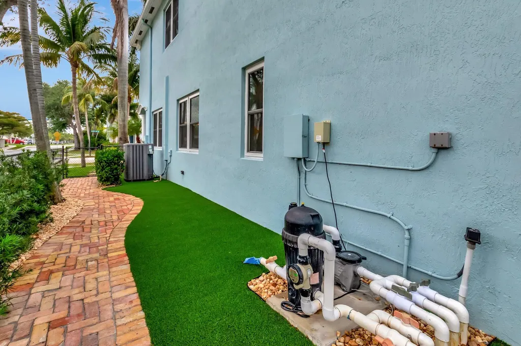 40 Country Lake Circle Boynton Beach FL 33436
