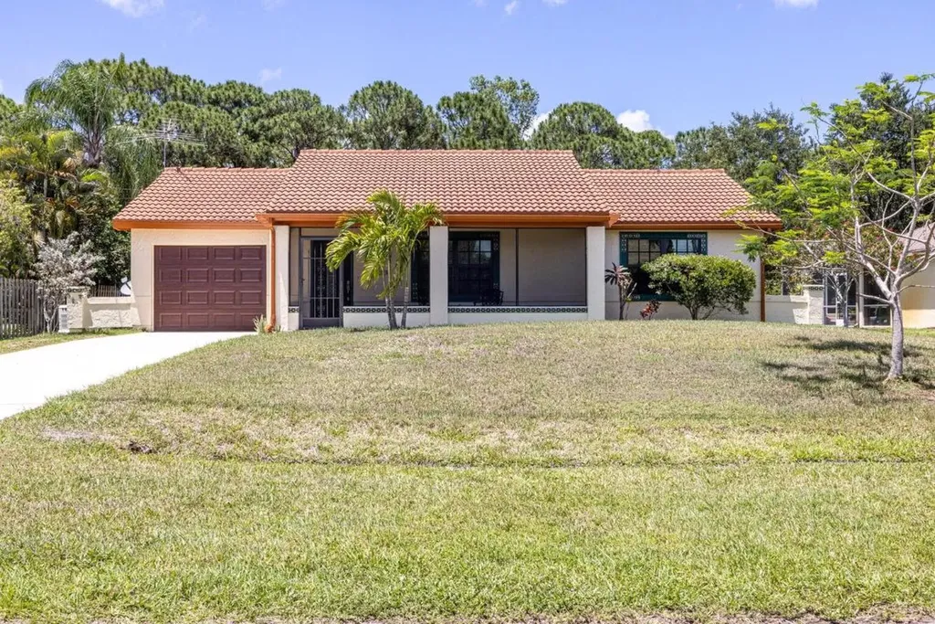 5426 NW Clark Avenue Port St Lucie FL 34983
