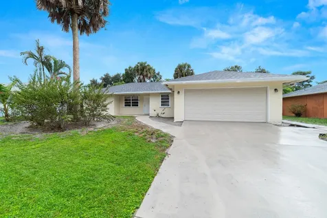 1064 SE Euclid Lane Port St Lucie FL 34983