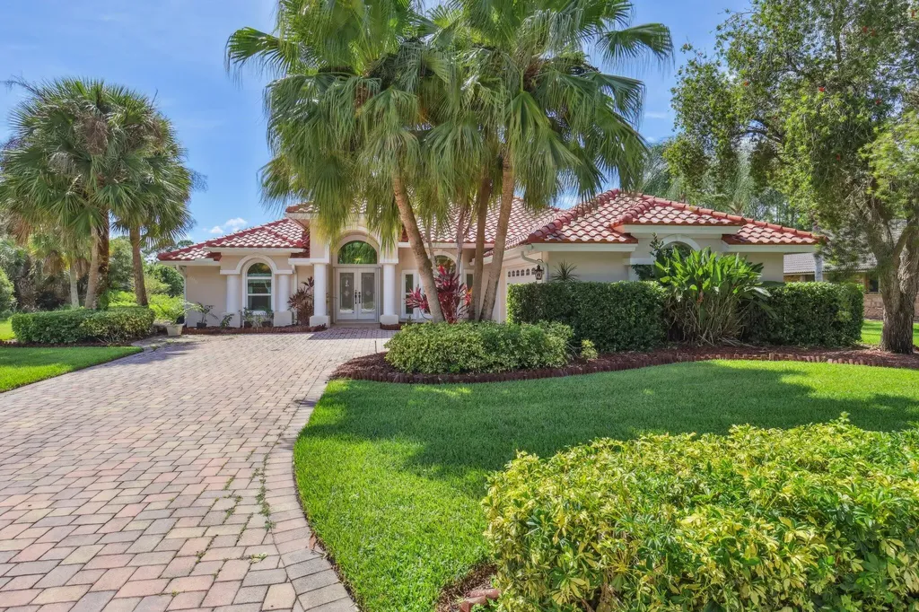 1190 SW Mirror Lake Cove Port St Lucie FL 34986