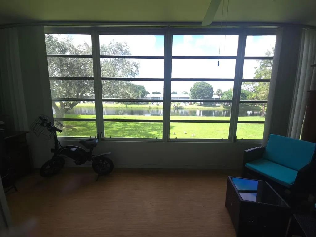 2010 Westbury F Deerfield Beach FL 33442