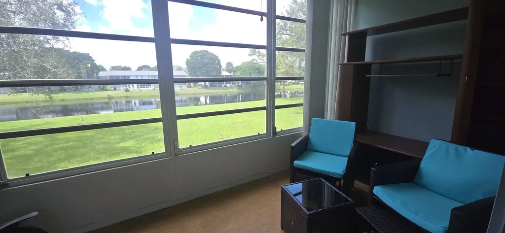 2010 Westbury F Deerfield Beach FL 33442