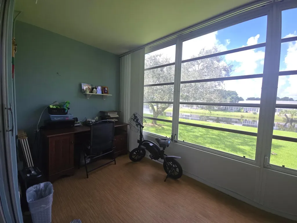 2010 Westbury F Deerfield Beach FL 33442