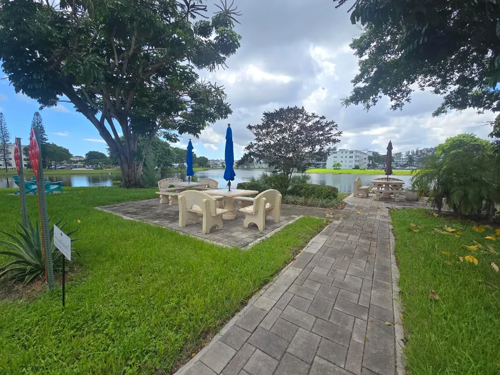 2010 Westbury F Deerfield Beach FL 33442
