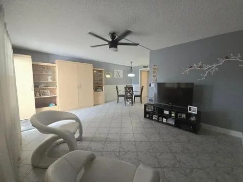 2010 Westbury F Deerfield Beach FL 33442
