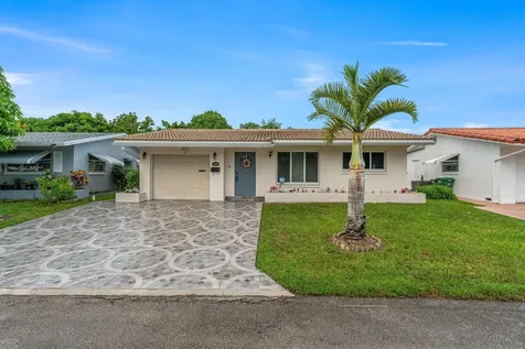 4915 NW 52nd Court Tamarac FL 33319
