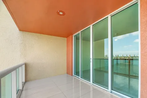 2650 Lake Shore Drive Riviera Beach FL 33404