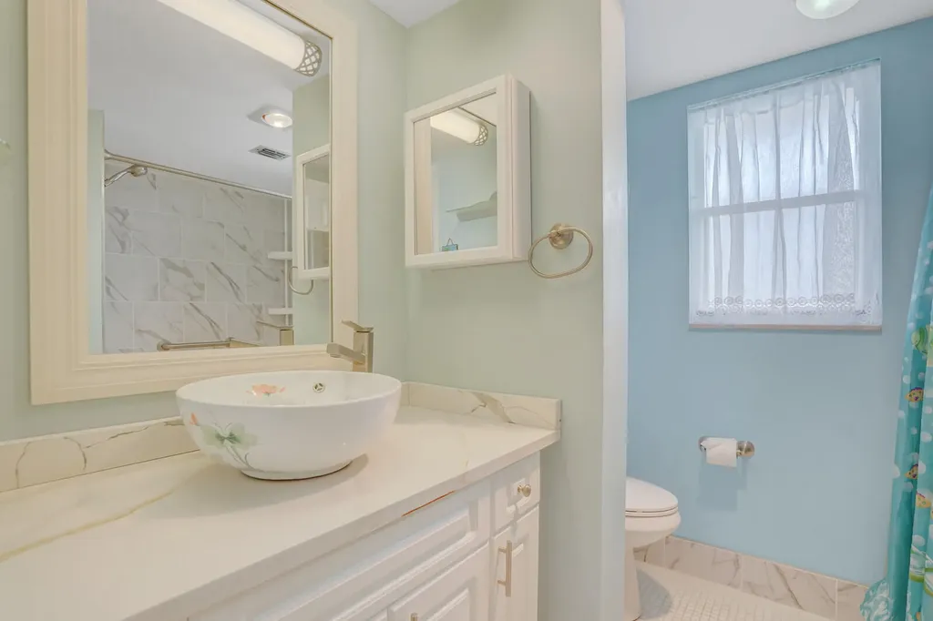3959 Via Poinciana Lake Worth FL 33467