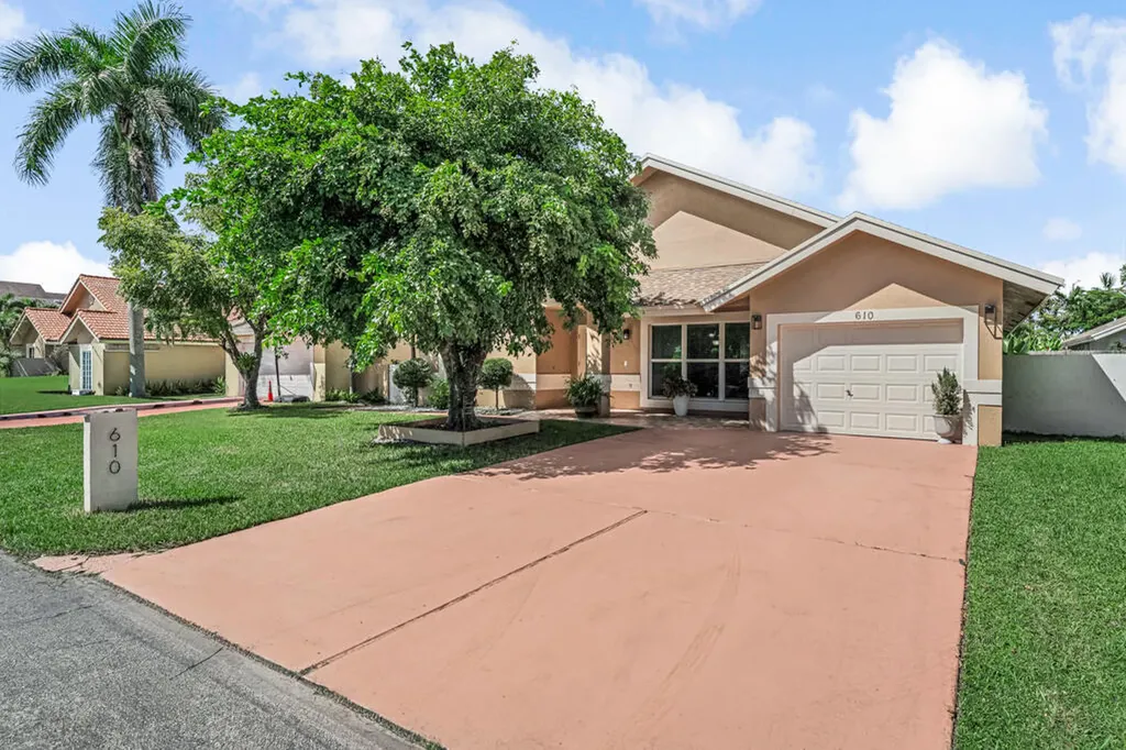 610 NW 207th Avenue Pembroke Pines FL 33029