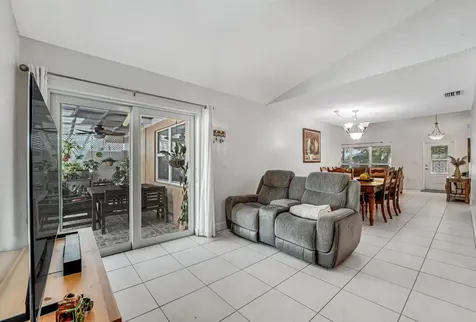 610 NW 207th Avenue Pembroke Pines FL 33029