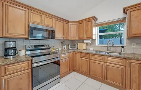 610 NW 207th Avenue Pembroke Pines FL 33029