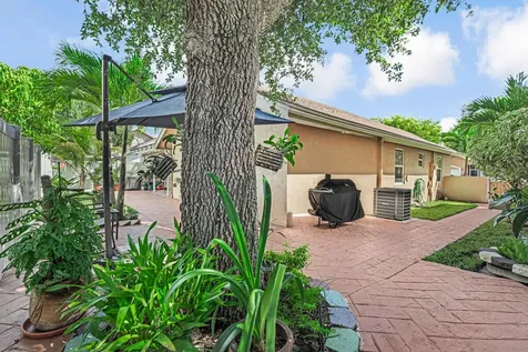 610 NW 207th Avenue Pembroke Pines FL 33029