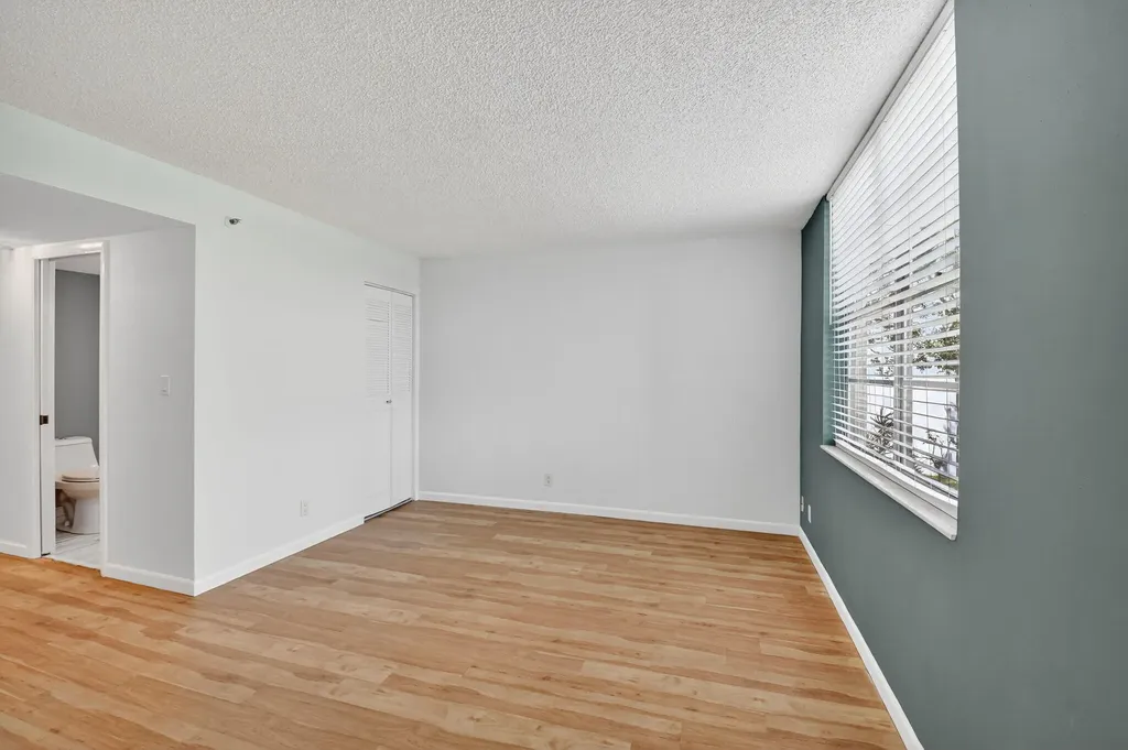 5340 NW 2nd Avenue Boca Raton FL 33487