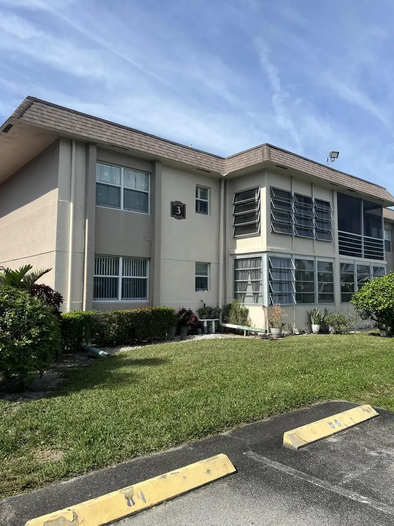 504 Davis Road Palm Springs FL 33461