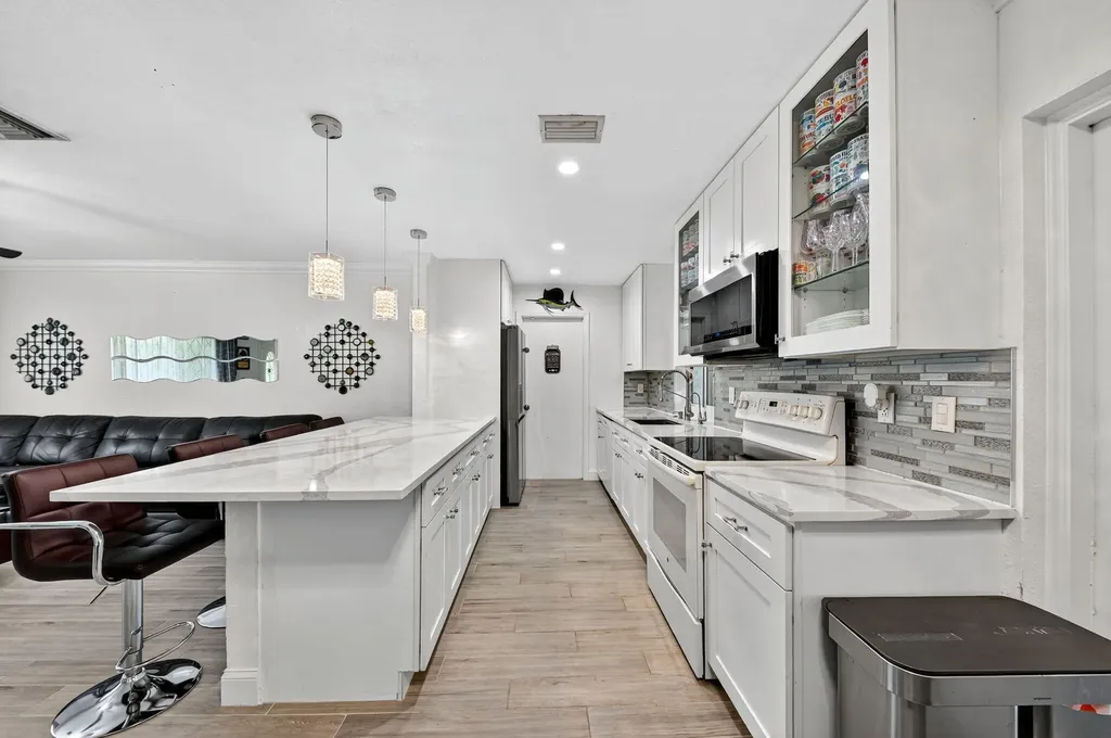 407 Highwood Circle Jupiter FL 33458