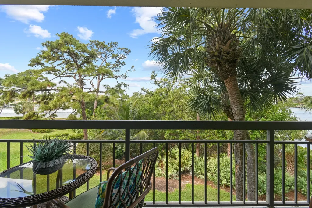 1901 Marina Isle Way Jupiter FL 33477