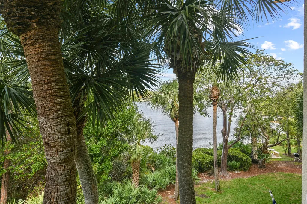 1901 Marina Isle Way Jupiter FL 33477