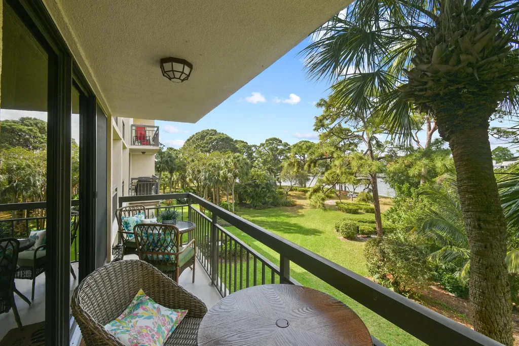 1901 Marina Isle Way Jupiter FL 33477