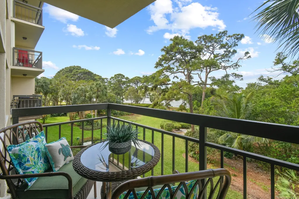 1901 Marina Isle Way Jupiter FL 33477