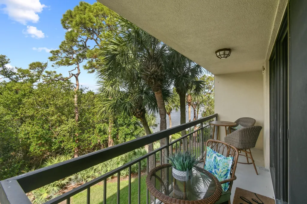 1901 Marina Isle Way Jupiter FL 33477