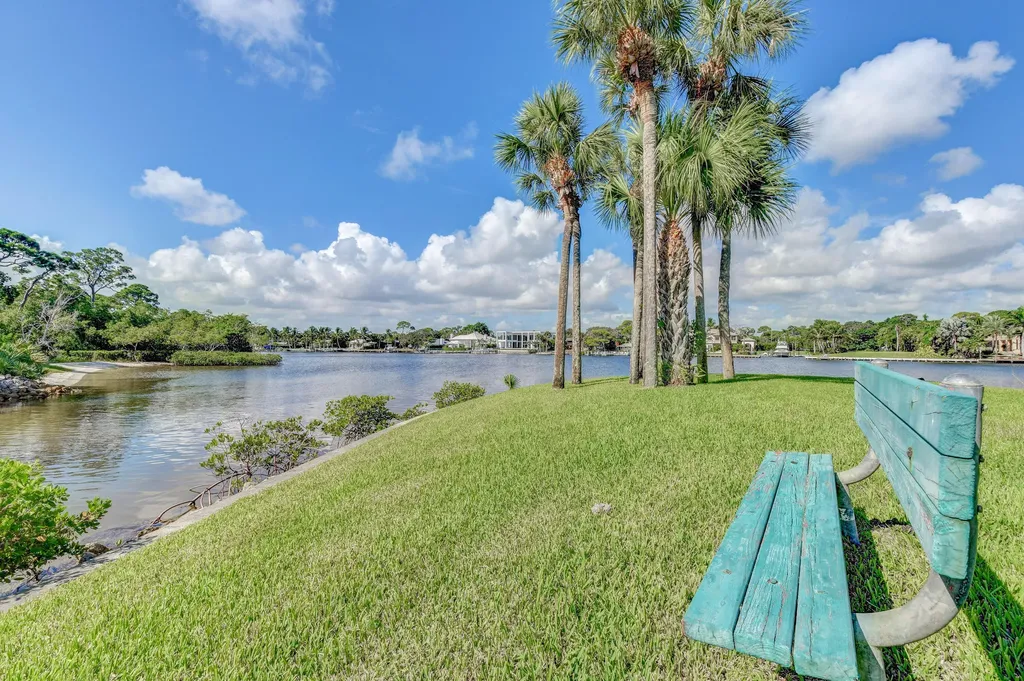 1901 Marina Isle Way Jupiter FL 33477