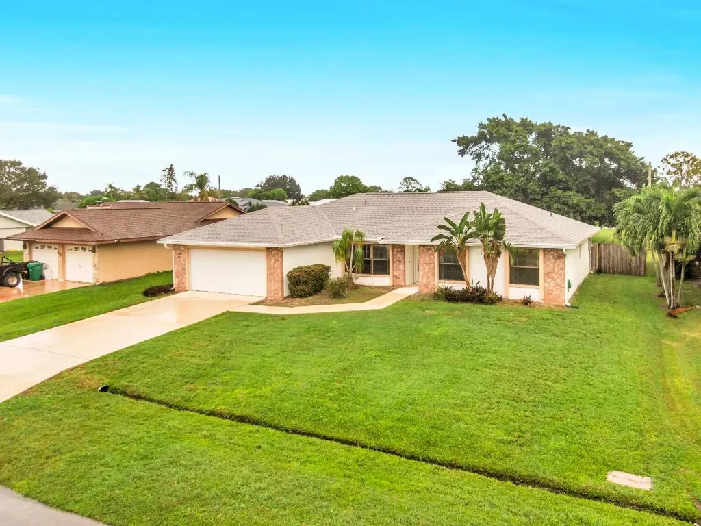 655 SE Crescent Avenue Port St Lucie FL 34984