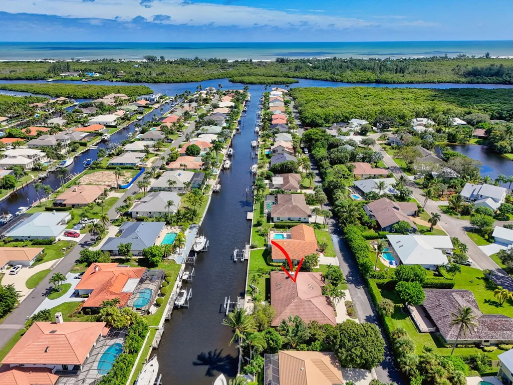 8879 SE Hawksbill Way Hobe Sound FL 33455