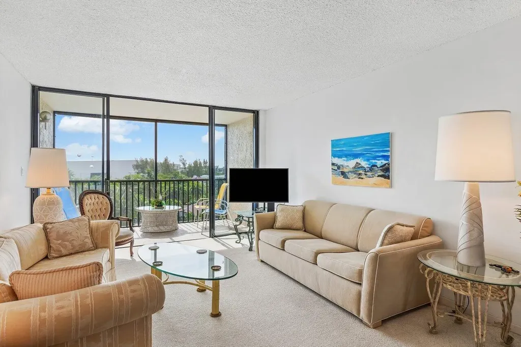 13 Royal Palm Way Boca Raton FL 33432