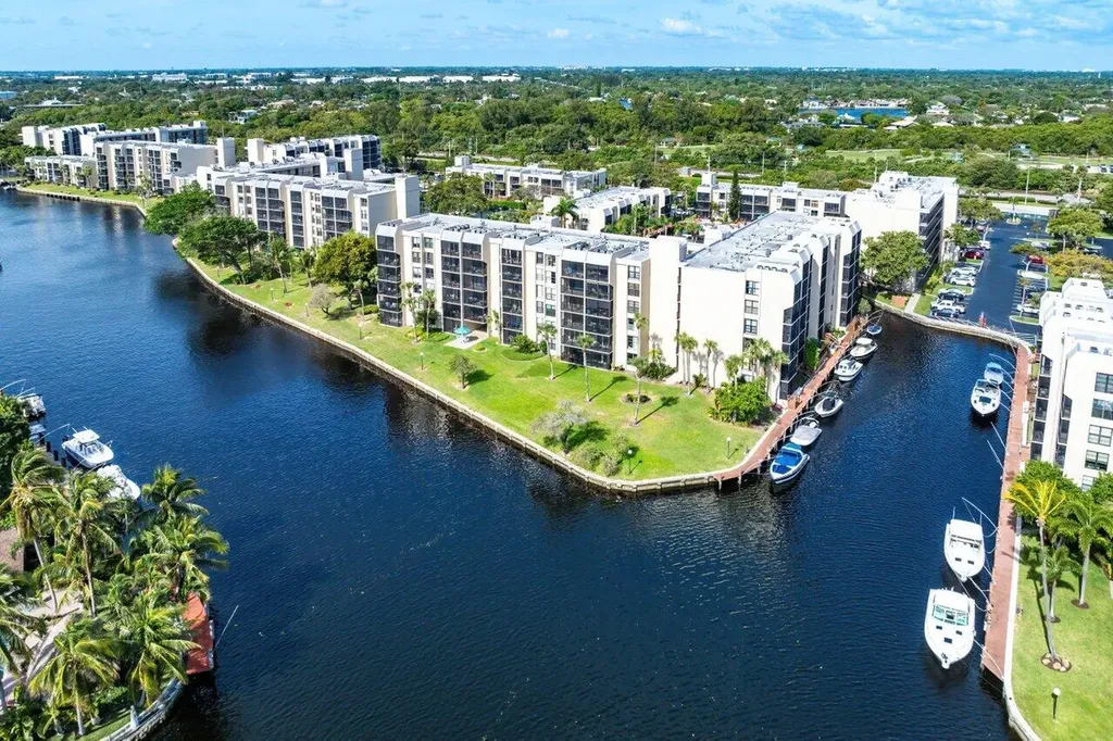 13 Royal Palm Way Boca Raton FL 33432