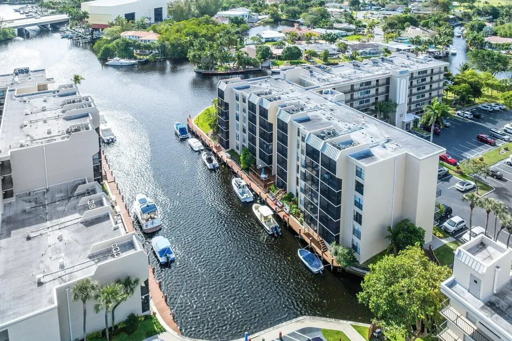 13 Royal Palm Way Boca Raton FL 33432