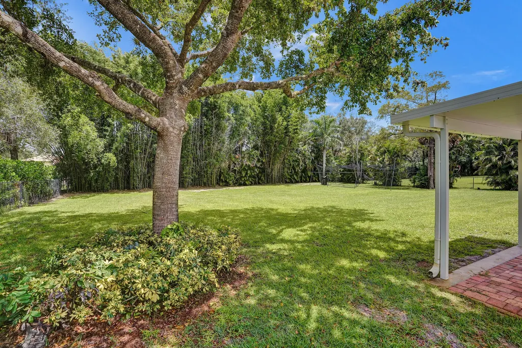4300 Hunting Trail Lake Worth FL 33467
